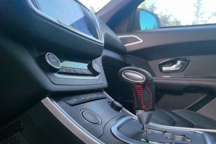 Used Land X7 2015 2.0T Panoramic Flagship Edition Interior 3