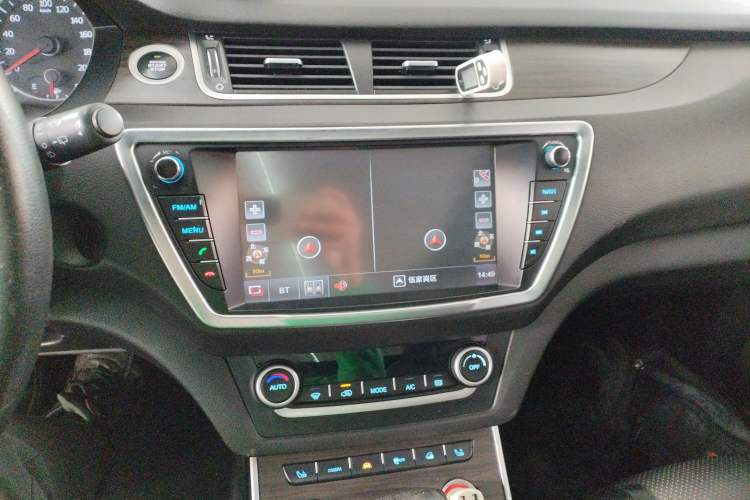 Used Land X7 2015 2.0T Panoramic Prestige Edition Audio And AC Panel