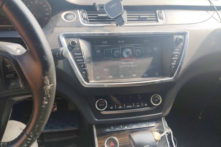 Used Land X7 2015 2.0T Panoramic Prestige Edition Audio And AC Panel