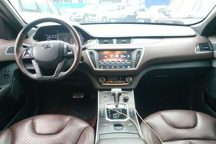 Used Land X7 2015 2.0T Panoramic Prestige Edition Center Console