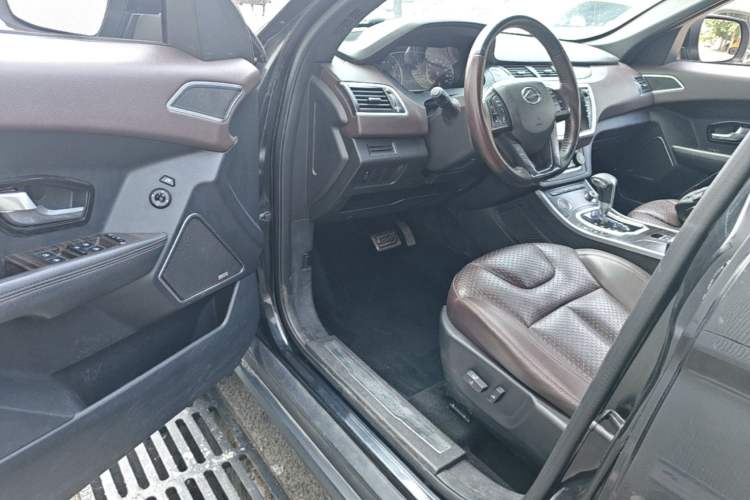 Used Land X7 2015 2.0T Panoramic Prestige Edition Driver Seat