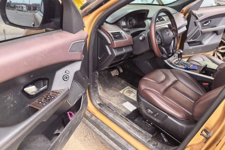 Used Land X7 2015 2.0T Panoramic Prestige Edition Driver Seat