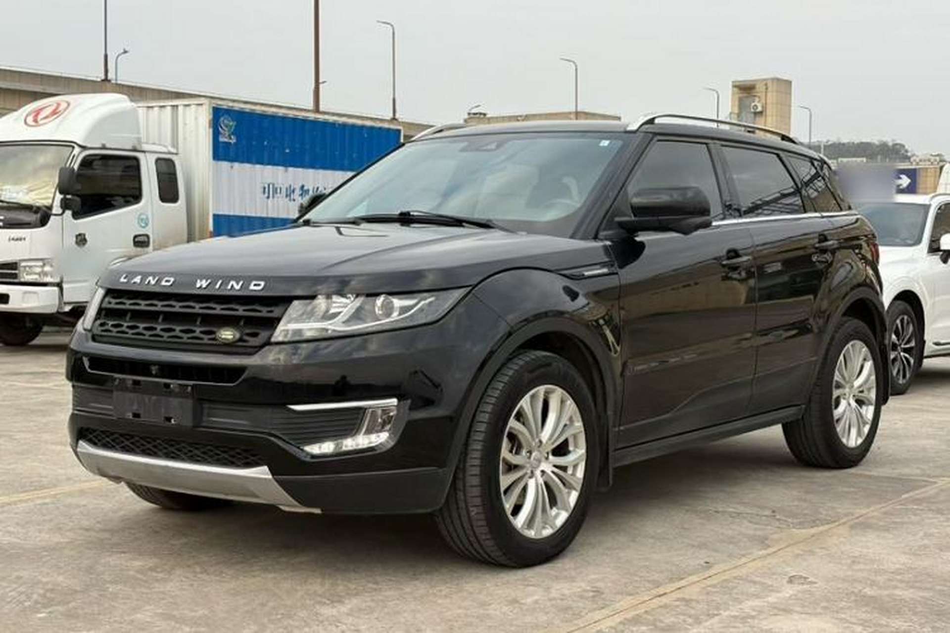 Used Land X7 2015 2.0T Panoramic Prestige Edition Front Left 45 Deg