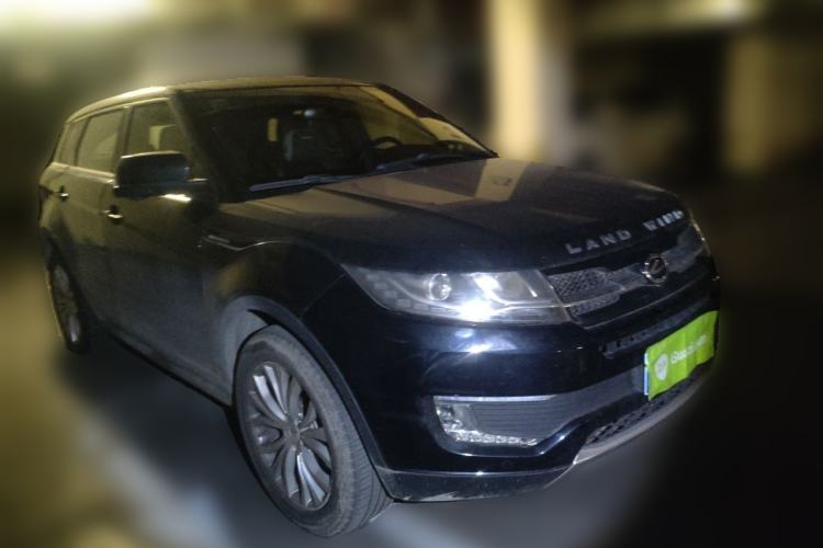 Used Land X7 2015 2.0T Panoramic Prestige Edition Front Right 45 Deg
