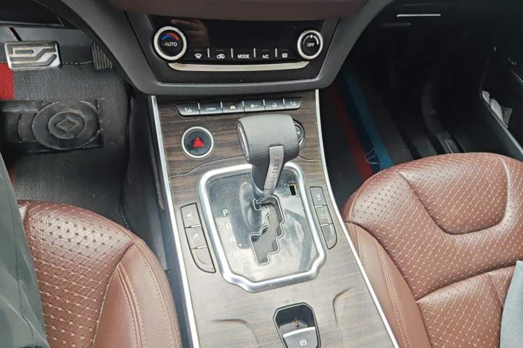Used Land X7 2015 2.0T Panoramic Flagship Edition Gear Lever