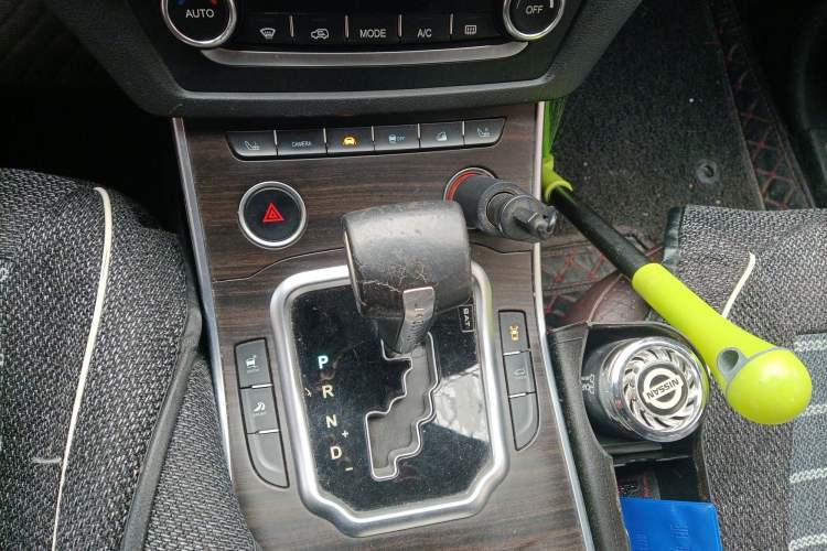 Used Land X7 2015 2.0T Panoramic Flagship Edition Gear Lever