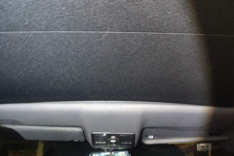 Used Land X7 2015 2.0T Panoramic Prestige Edition Headliner