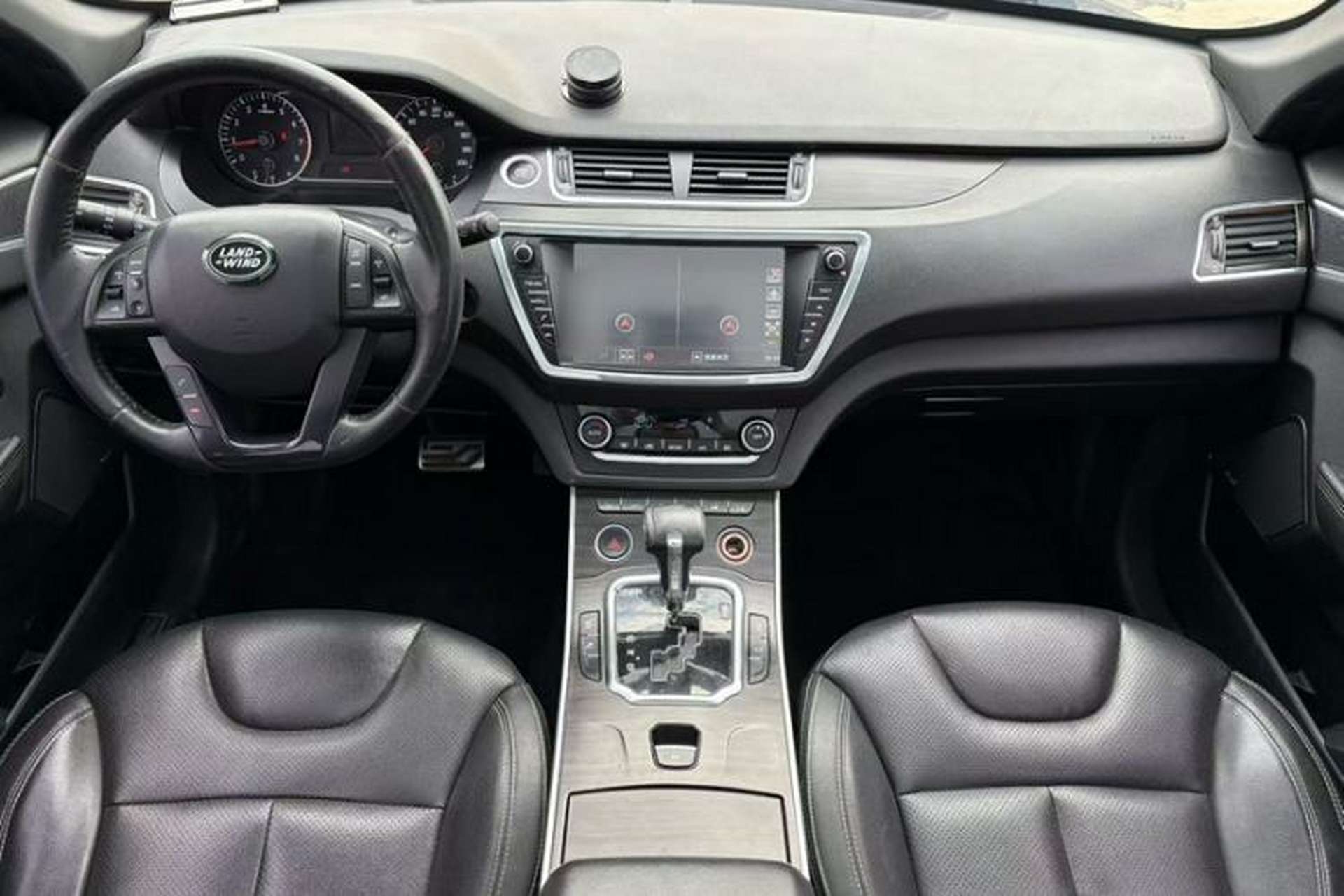 Used Land X7 2015 2.0T Panoramic Prestige Edition Interior 1