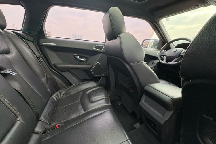 Used Land X7 2015 2.0T Panoramic Prestige Edition Interior 3