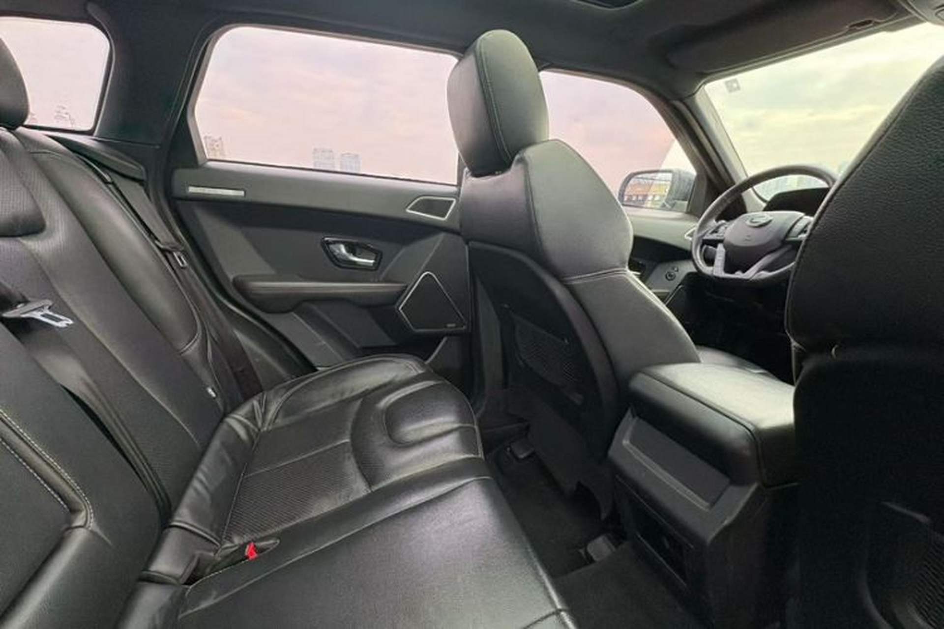 Used Land X7 2015 2.0T Panoramic Prestige Edition Interior 3