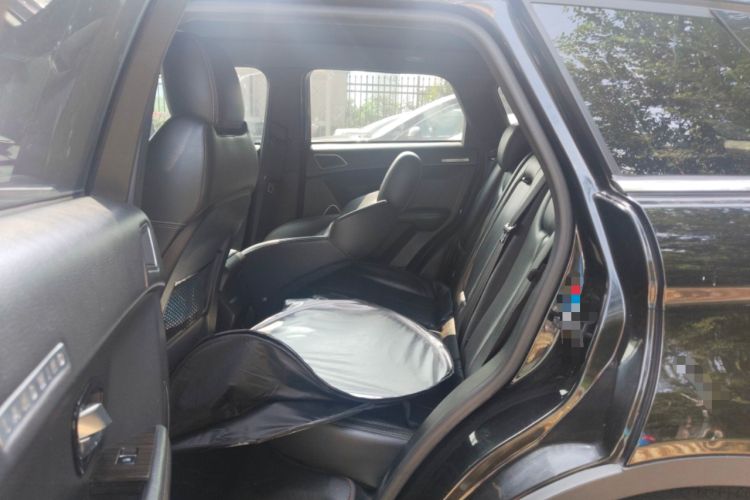 Used Land X7 2015 2.0T Panoramic Prestige Edition Interior 4