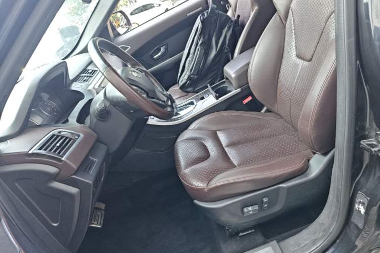 Used Land X7 2015 2.0T Panoramic Prestige Edition Left Front Seat