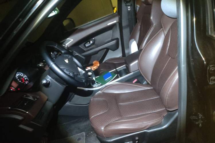 Used Land X7 2015 2.0T Panoramic Prestige Edition Left Front Seat