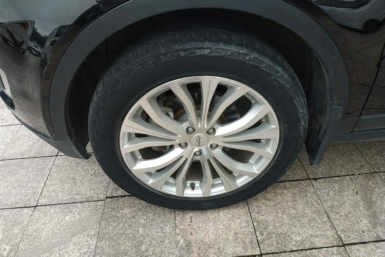 Used Land X7 2015 2.0T Panoramic Prestige Edition Left Front Wheel Hub