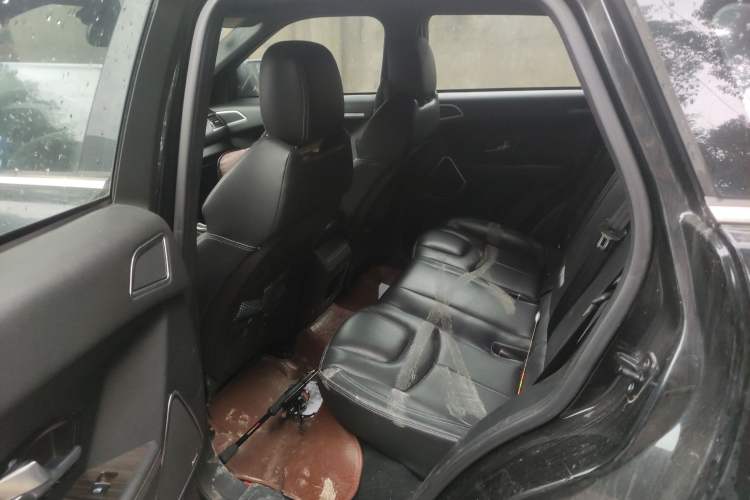 Used Land X7 2015 2.0T Panoramic Prestige Edition Left Rear Seat