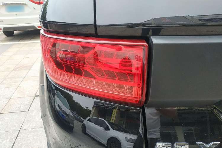 Used Land X7 2015 2.0T Panoramic Prestige Edition Left Rear Taillight