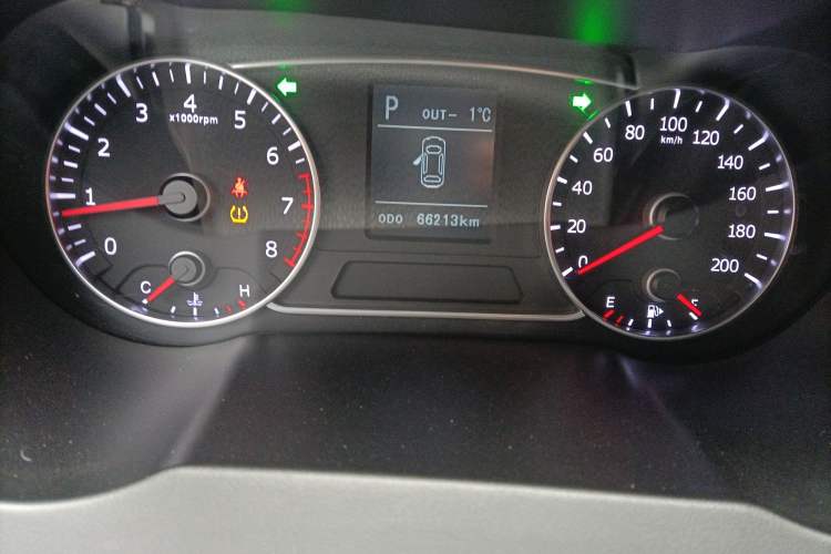 Used Land X7 2015 2.0T Panoramic Flagship Edition Odometer Close Up