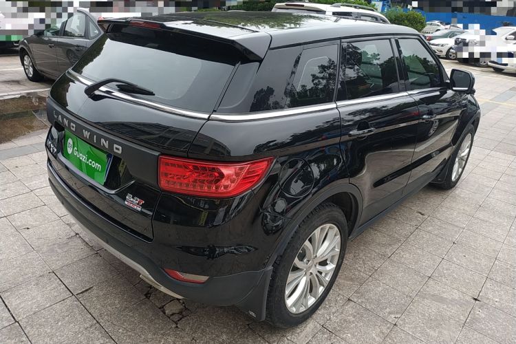 Used Land X7 2015 2.0T Panoramic Prestige Edition Rear Right 45 Deg