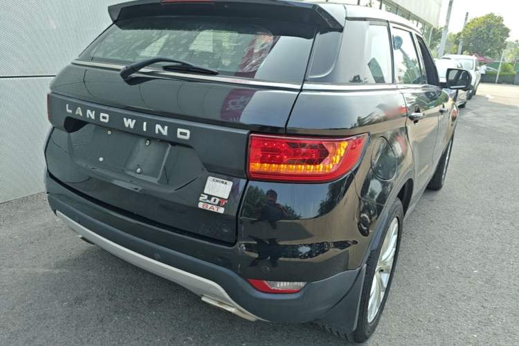 Used Land X7 2015 2.0T Panoramic Prestige Edition Rear Right 45 Deg