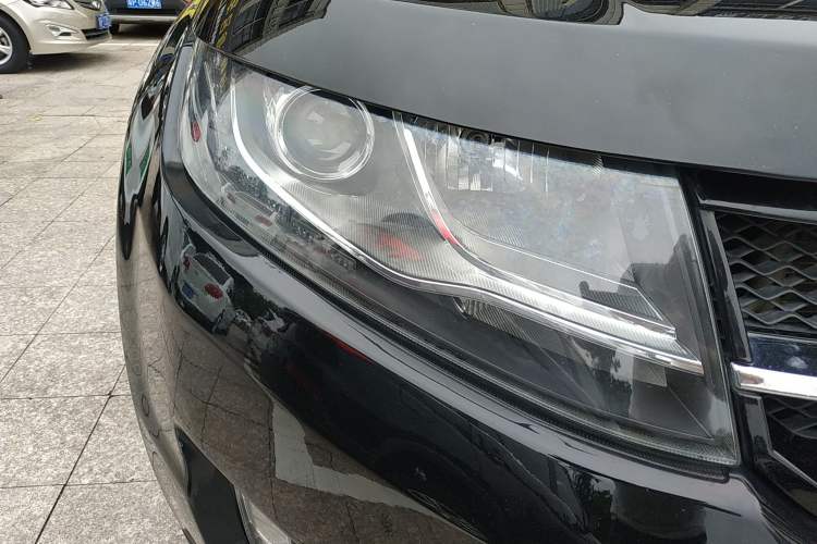 Used Land X7 2015 2.0T Panoramic Prestige Edition Right Front Headlight