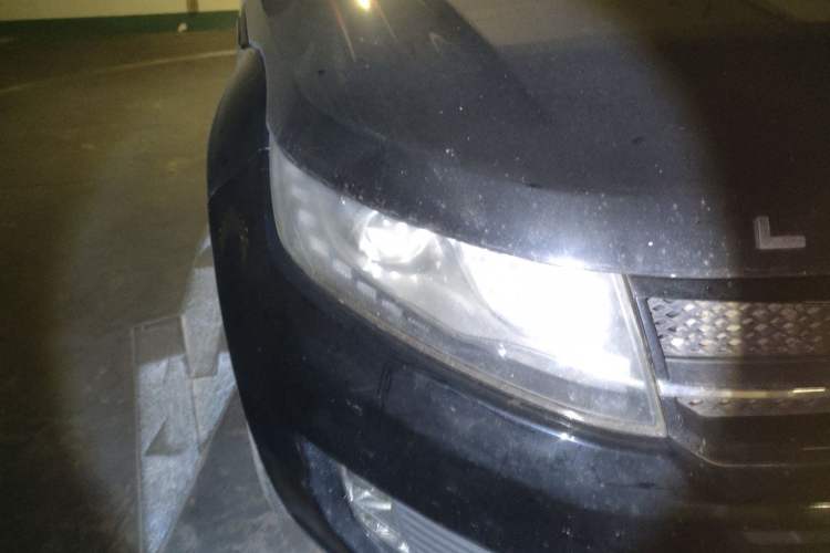 Used Land X7 2015 2.0T Panoramic Prestige Edition Right Front Headlight