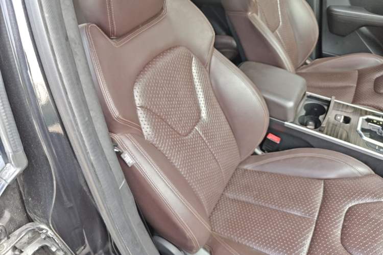 Used Land X7 2015 2.0T Panoramic Prestige Edition Right Front Seat