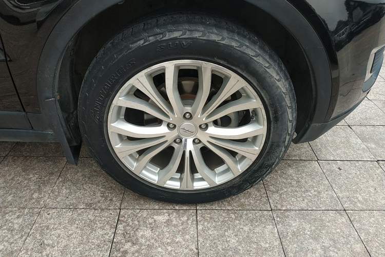 Used Land X7 2015 2.0T Panoramic Prestige Edition Right Front Wheel Hub