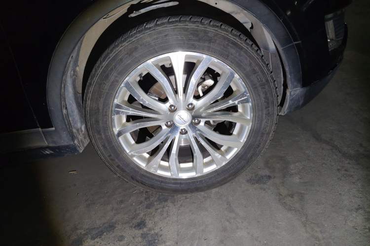 Used Land X7 2015 2.0T Panoramic Prestige Edition Right Front Wheel Hub
