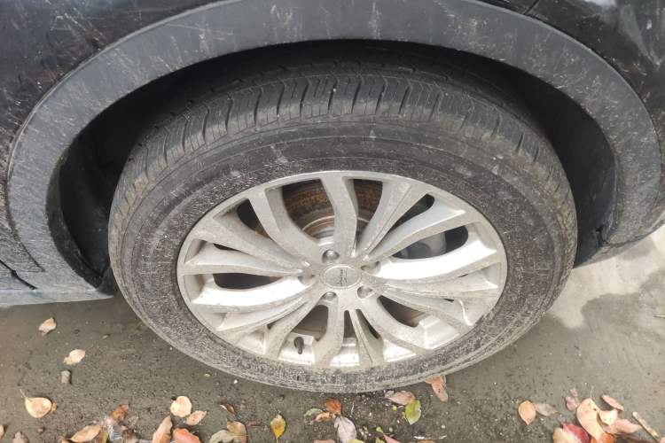Used Land X7 2015 2.0T Panoramic Prestige Edition Right Front Wheel Hub
