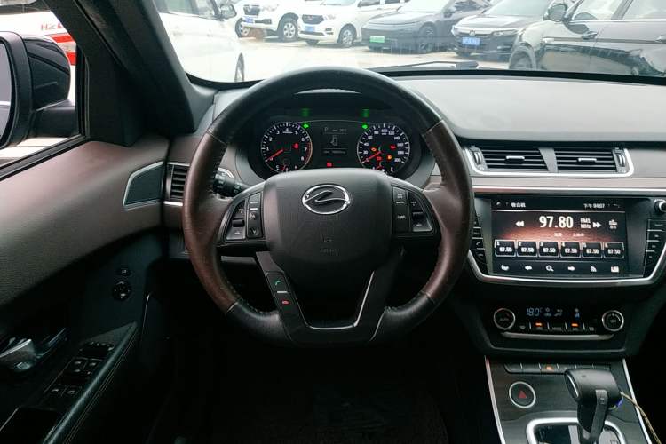 Used Land X7 2015 2.0T Panoramic Prestige Edition Steering Wheel