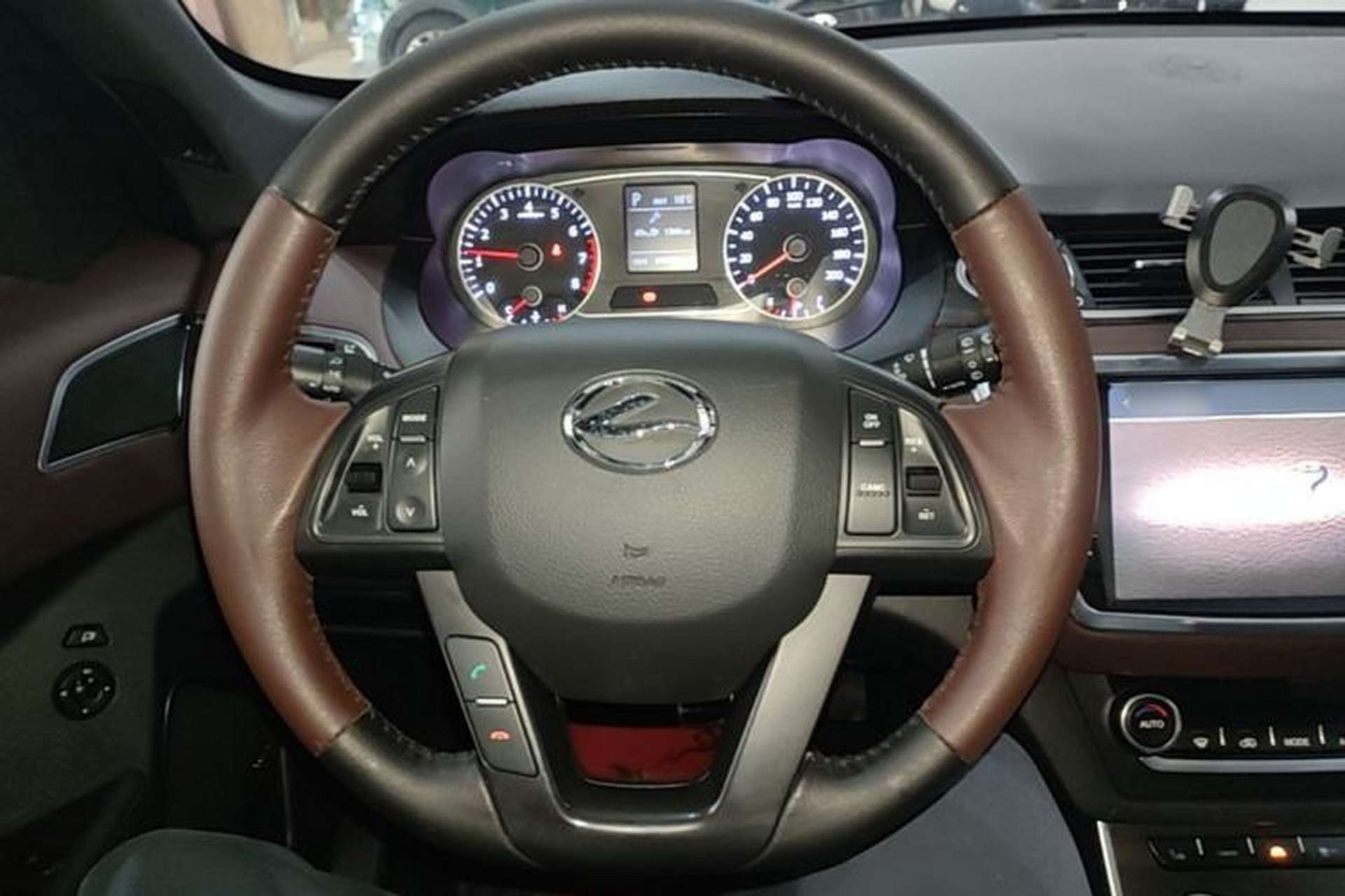 Used Land X7 2015 2.0T Panoramic Flagship Edition Steering Wheel