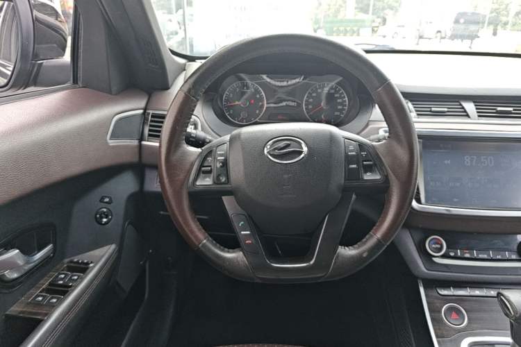Used Land X7 2015 2.0T Panoramic Prestige Edition Steering Wheel