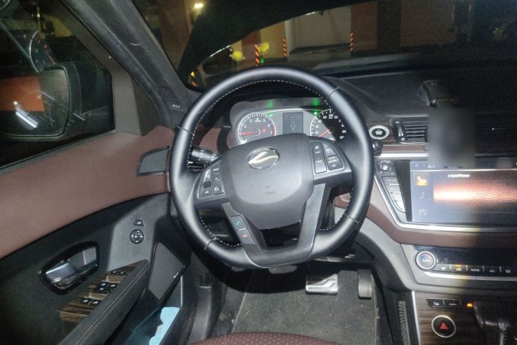 Used Land X7 2015 2.0T Panoramic Prestige Edition Steering Wheel