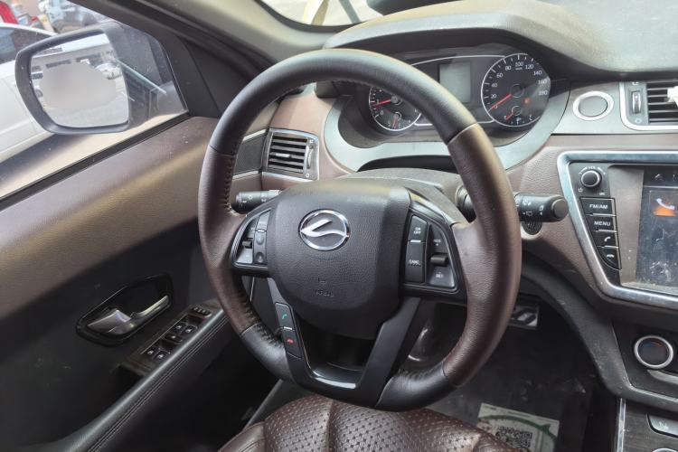 Used Land X7 2015 2.0T Panoramic Prestige Edition Steering Wheel