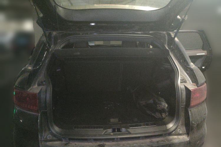 Used Land X7 2015 2.0T Panoramic Prestige Edition Trunk