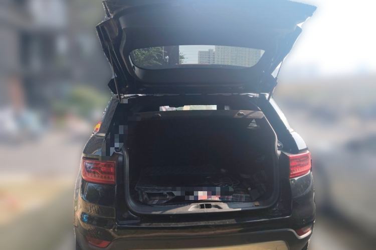 Used Land X7 2015 2.0T Panoramic Prestige Edition Trunk