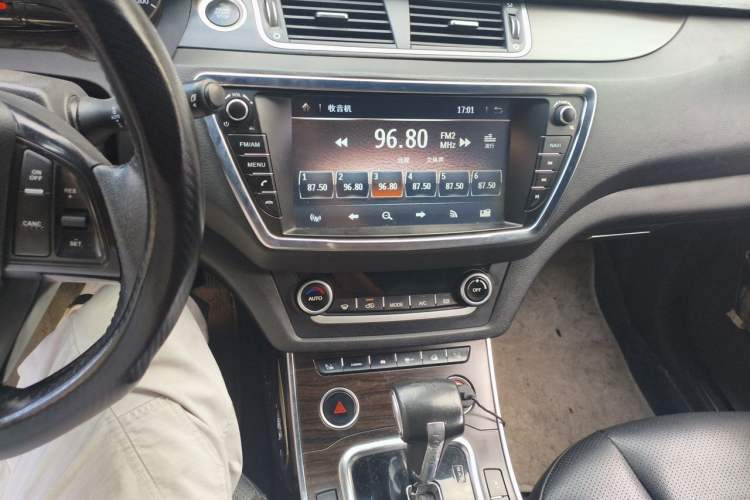 Used Land X7 2015 2.0T Panoramic Flagship Edition Audio And AC Panel