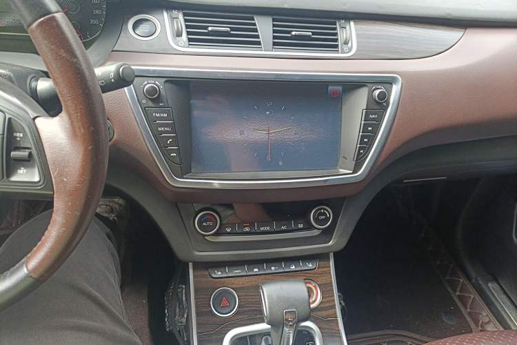 Used Land X7 2015 2.0T Panoramic Flagship Edition Audio And AC Panel