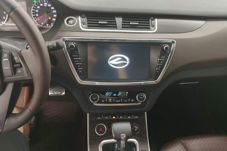 Used Land X7 2015 2.0T Panoramic Prestige Edition Audio And AC Panel