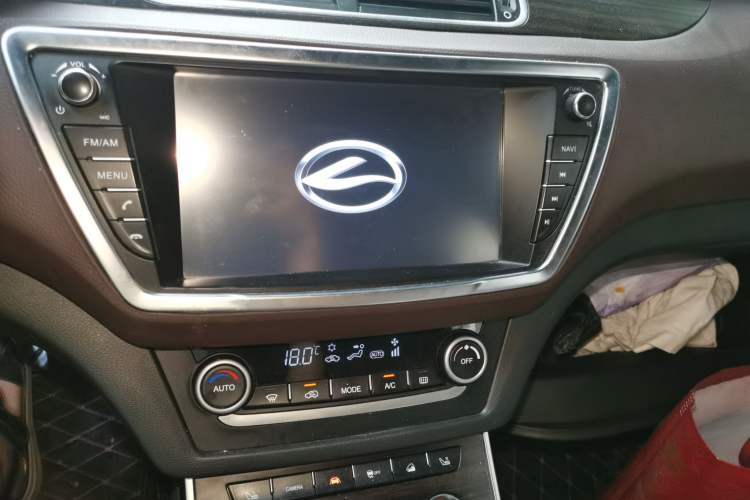 Used Land X7 2015 2.0T Panoramic Prestige Edition Audio And AC Panel