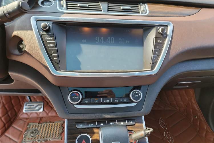 Used Land X7 2015 2.0T Panoramic Flagship Edition Audio And AC Panel