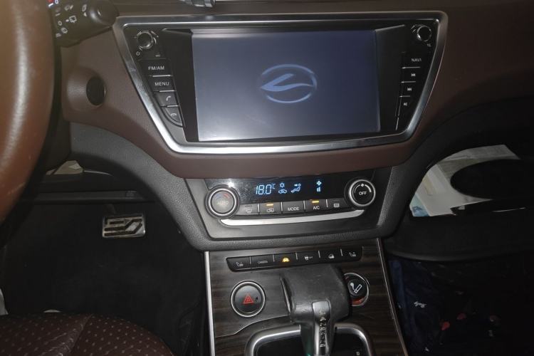 Used Land X7 2015 2.0T Panoramic Flagship Edition Audio And AC Panel