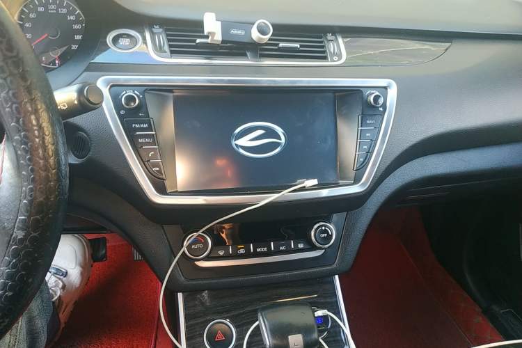Used Land X7 2015 2.0T Panoramic Luxury Edition Audio And AC Panel