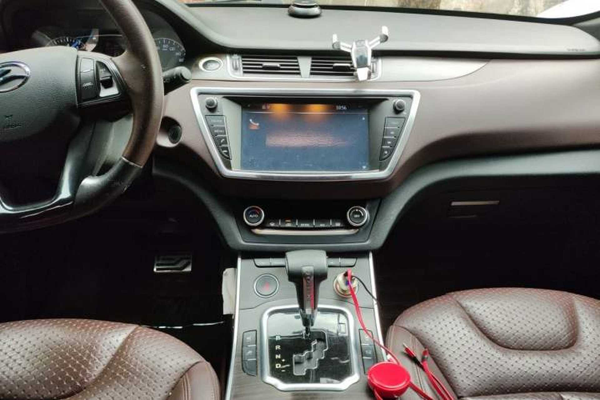Used Land X7 2015 2.0T Panoramic Prestige Edition Audio And AC Panel