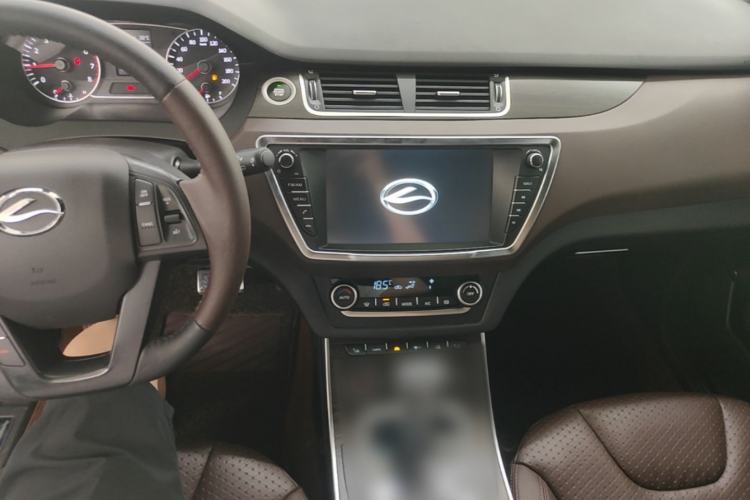 Used Land X7 2015 2.0T Panoramic Prestige Edition Center Console