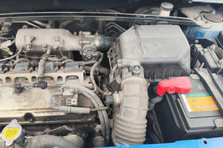 Used Land X7 2015 2.0T Panoramic Prestige Edition Engine Bay Left