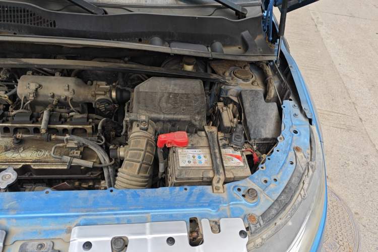 Used Land X7 2015 2.0T Panoramic Prestige Edition Engine Bay Left