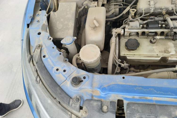 Used Land X7 2015 2.0T Panoramic Prestige Edition Engine Bay Right