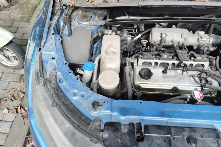 Used Land X7 2015 2.0T Panoramic Prestige Edition Engine Bay Right