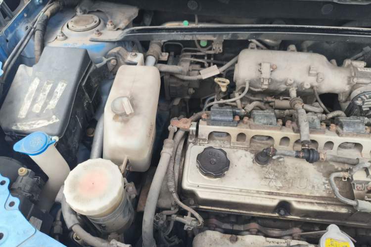 Used Land X7 2015 2.0T Panoramic Prestige Edition Engine Bay Right